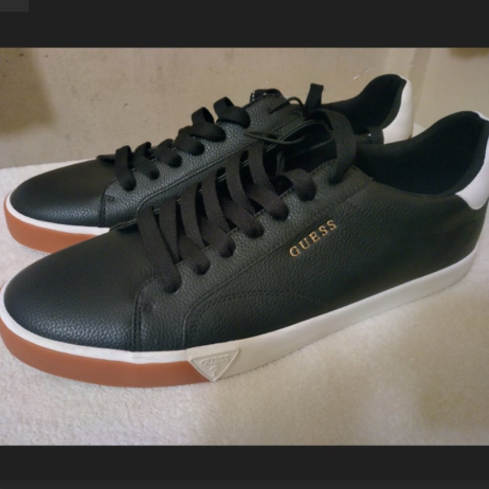 Guess Sneakers Low top gold letters